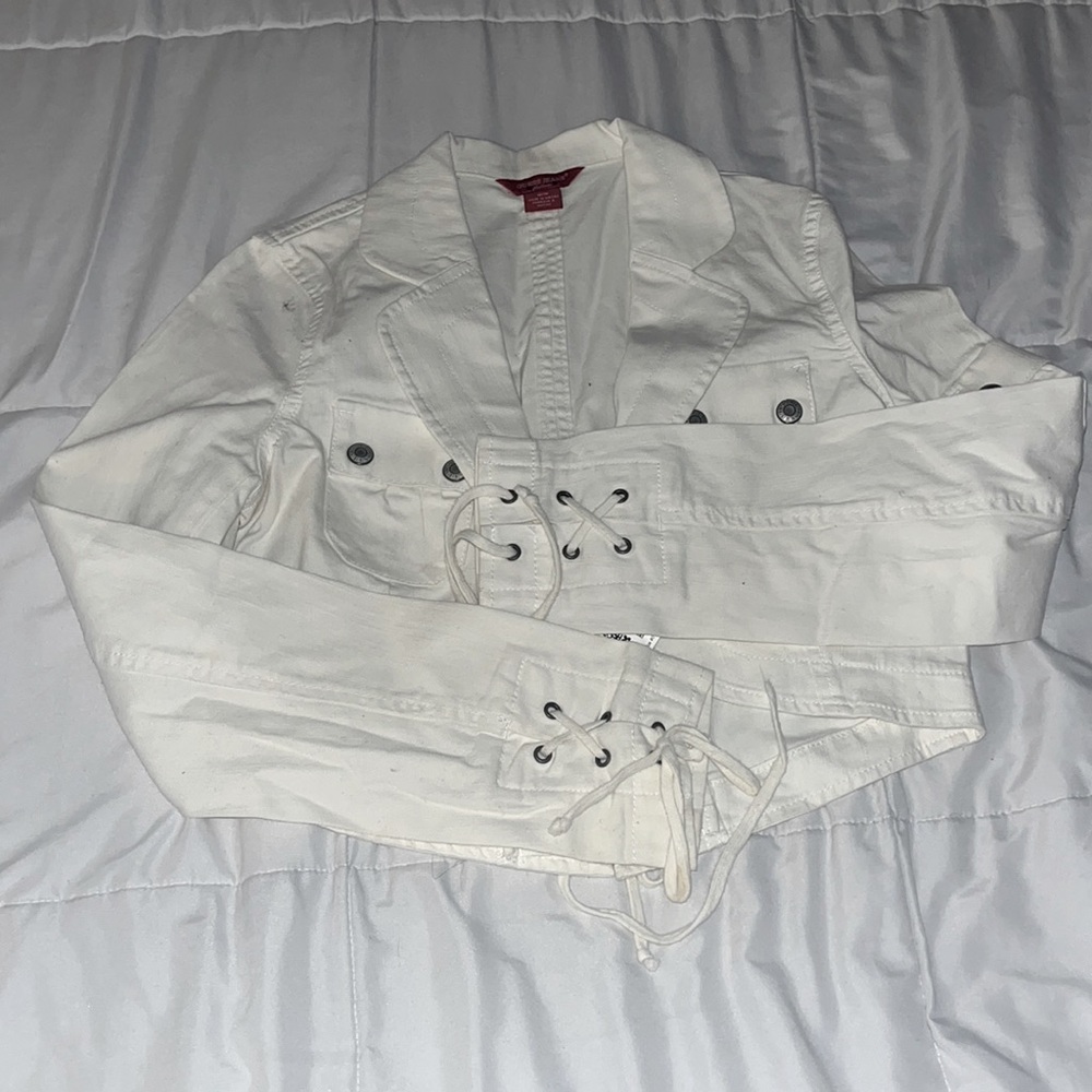ALL WHITE GUESS JEAN JACKET